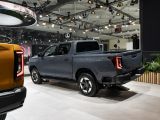 Toyota Hilux: Der Pick-up fährt erstmals auch vollelektrisch - Bild 6