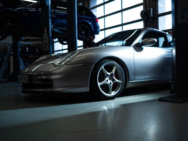 Pagid Racing und Werk 96 bremsen gemeinsam den Porsche 996 - Bild 1