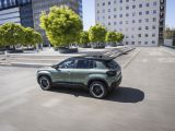 Jeep frischt den Avenger auf - Bild 8