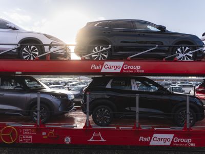 ÖBB schafft 200 neue Autotransportwaggons an