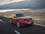 Der BMW iX4 schafft fast  830 Kilometer - Bild 15
