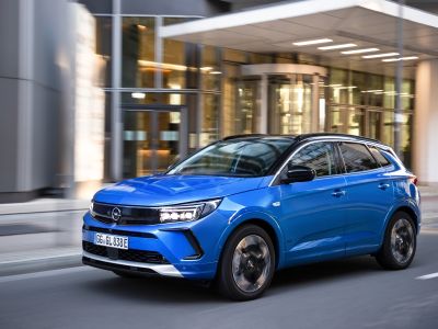 Opel Grandland feiert Händlerpremiere