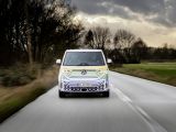 Fahrbericht VW ID Buzz: Noch leicht getarnt will er die Vielfalt feiern - Bild 11