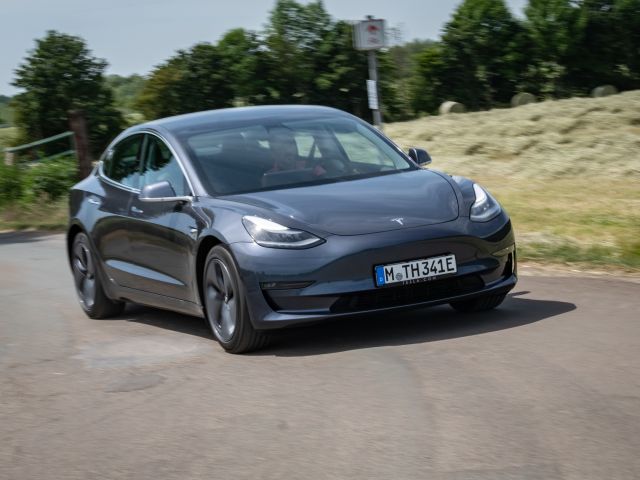 Tesla erhöht Einstiegspreis für Modell 3 um 7000 Euro - Bild 1