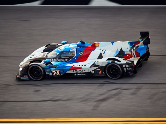 BMW M Hybrid V8-Feuertaufe: Ziellinie erreicht - Bild 1