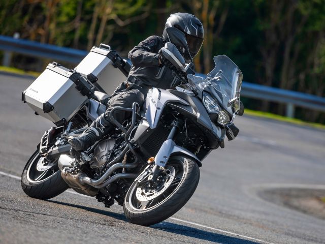 Die QJ Motor SRT 700 bringt so gut wie alles mit - Bild 1