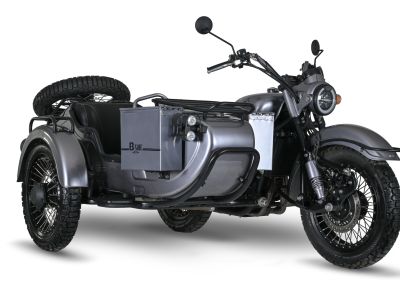 Mash bringt Zweizylinder-Gespann