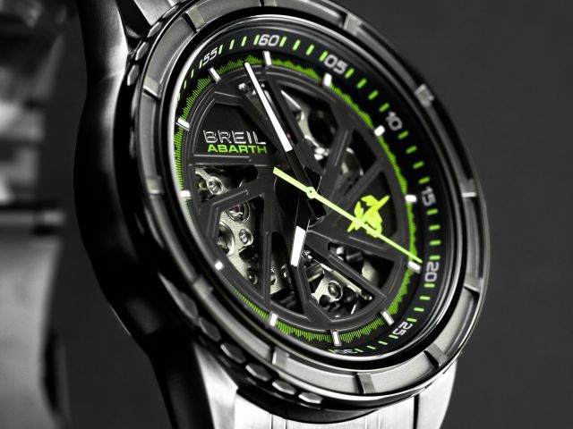 Der Abarth 500e tickt am Handgelenk - Bild 1