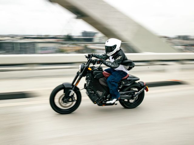 Mehr Power Cruiser als Flat Tracker - Bild 1