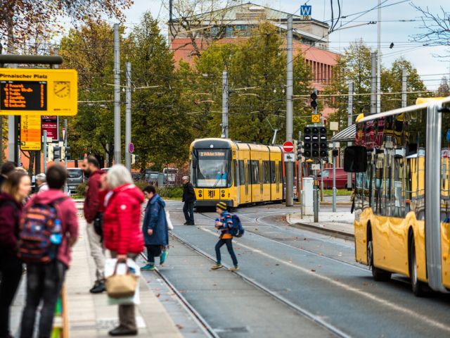 Etwas mehr Fahrgäste in Bussen und Bahnen - Bild 1