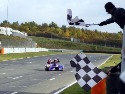 Vorzeitiger Titelgewinn bei den Seitenwagen