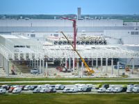 VW feiert Richtfest für zwei neue Hallen in Polen