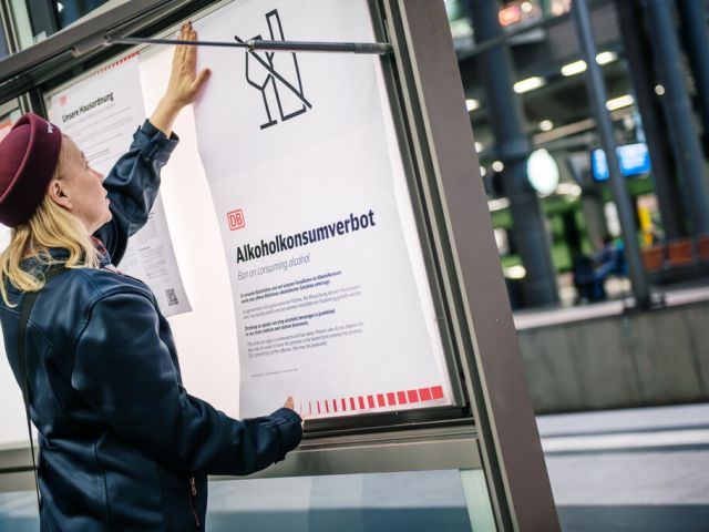 An allen Bahnhöfen gilt ab morgen das Alkoholkonsumverbot - Bild 1
