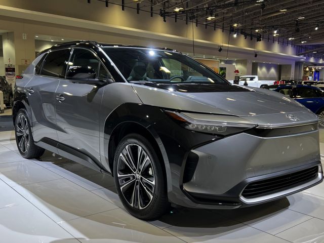 Auch Toyota setzt auf eine elektrische Zukunft - Bild 1