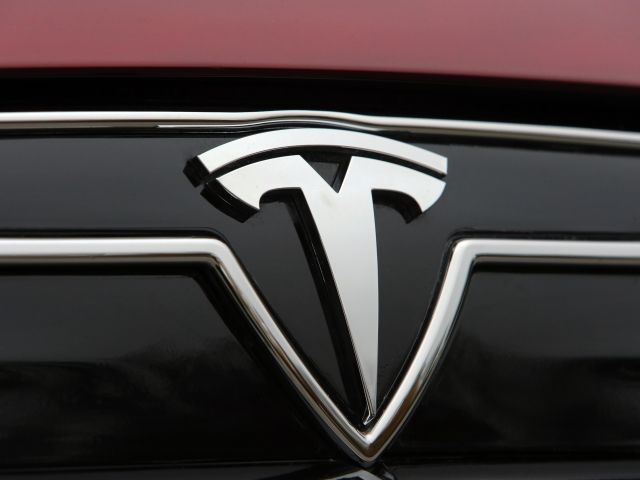 Tesla Titelsponsor beim  Hacking-Wettbewerb für die Automobilindustrie - Bild 1