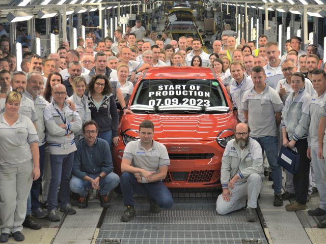 Fiat beginnt mit der Produktion des 600e - Bild 1