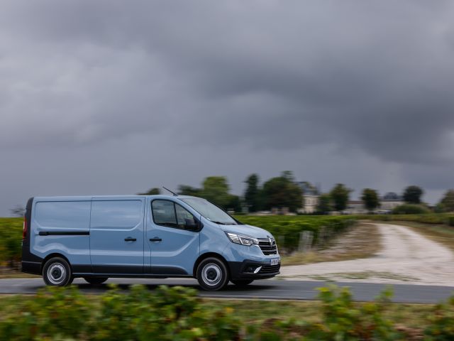 Renault Trafic E-Tech Electric schafft bis zu 322 Kilometer - Bild 1