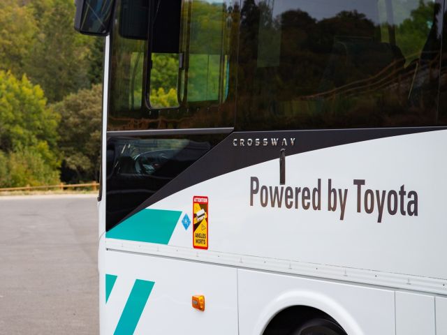 Gebrauchte Busse werden für Olympia auf Brennstoffzelle umgerüstet - Bild 1