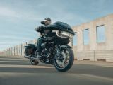 Diese Road Glide zieht’s auch auf die Rennstrecke - Bild 2