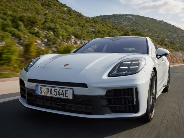 Zwei neue Antriebe für den Porsche Panamera - Bild 1