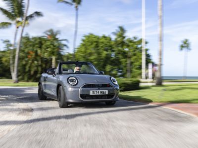 Mit dem offenen Mini in den Frühling