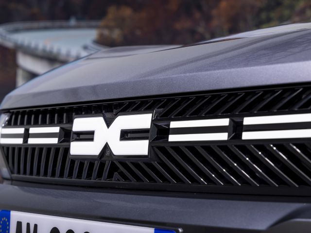 Dacia schenkt eine Monatsrate - Bild 1