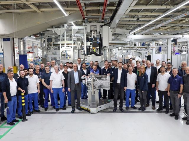 ZF produziert das 1,5-millionste Traxon-Getriebe - Bild 1