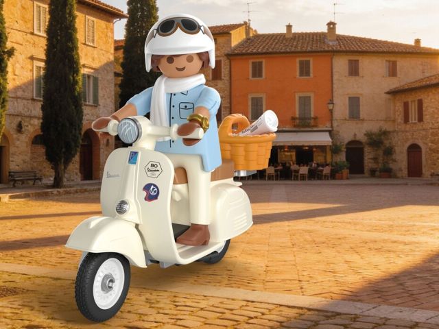 Playmobil gratuliert der Vespa - Bild 1