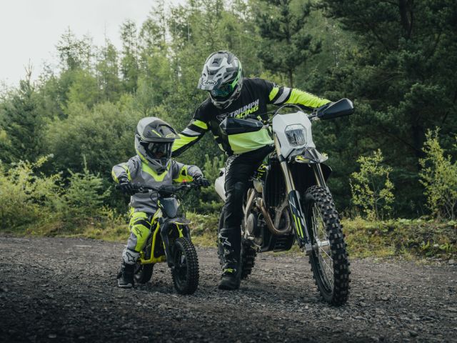 Triumph bringt Elektro-Offroad-Bikes für Kinder und Jugendliche  - Bild 1