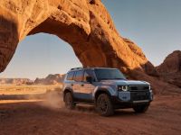 Der Land Cruiser wirft sich zum Geburtstag in Schale 