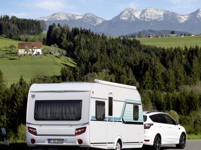 Neuzulassungen von Freizeitfahrzeugen steigen auch im Februar