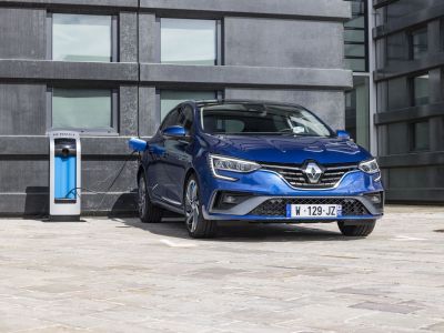 Praxistest Renault Megane E-Tech Plug-in 160: Entspanntes Cruisen