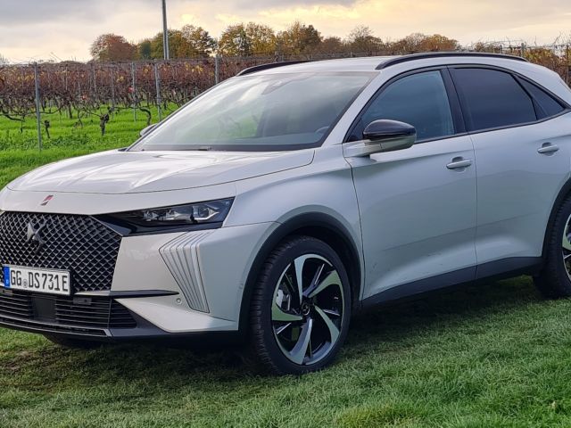 Fahrbericht DS 7: Haute Couture auf Reisen - Bild 1