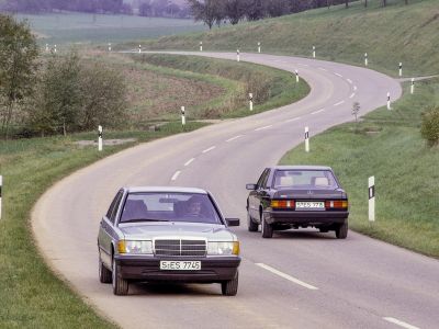 Im Rückspiegel: Baby-Benz steht heute „noch wunderbar auf der Straße“