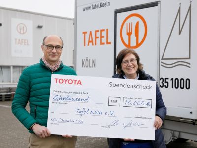 Toyota unterstützt die Kölner Tafel mit 10.000 Euro