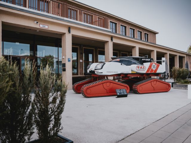 Ein Rennwagen als Raupe - Bild 1