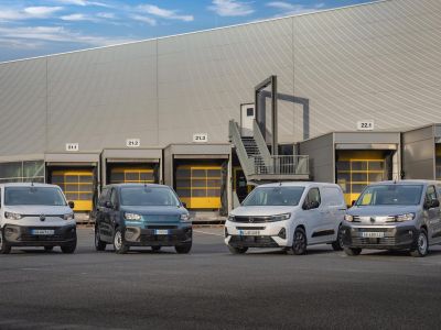 Stellantis erobert Spitzenplatz bei Transportern und Vans