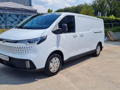 Maxus drückt aufs Pedal