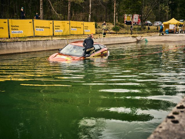 Wenn das Auto ins Wasser fährt... - Bild 1