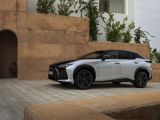 Lexus entwickelt den RZ weiter - Bild 5