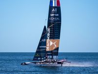 DS fegt über das Wasser