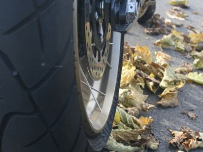 Ratgeber: Motorrad fahren im Herbst
