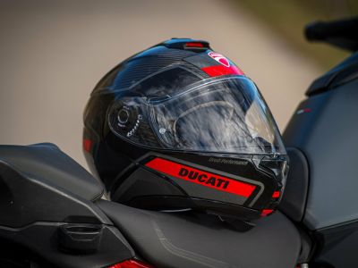 Horizon V2: Tourenklapphelm für Ducatisti