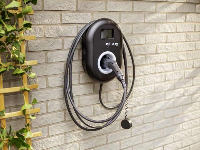 Eon bietet seine Wallbox im Fachmarkt an - Bild 1