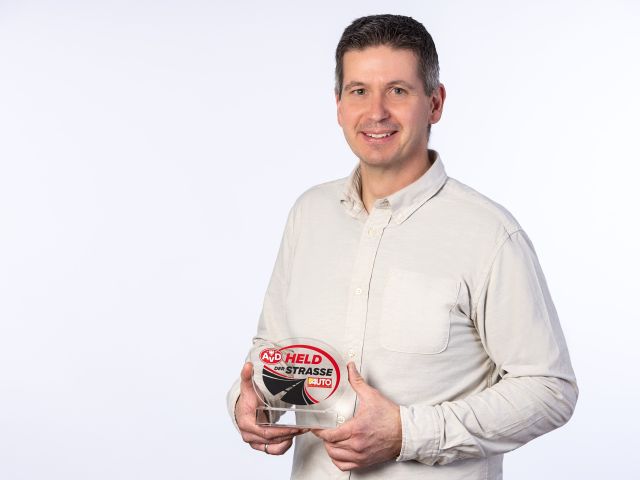 „Held der Straße“ holt Verletzten zurück ins Leben - Bild 1