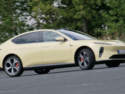 Messlatte Tesla Model 3