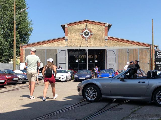 Großes Mazda MX-5 Treffen in Augsburg - Bild 1