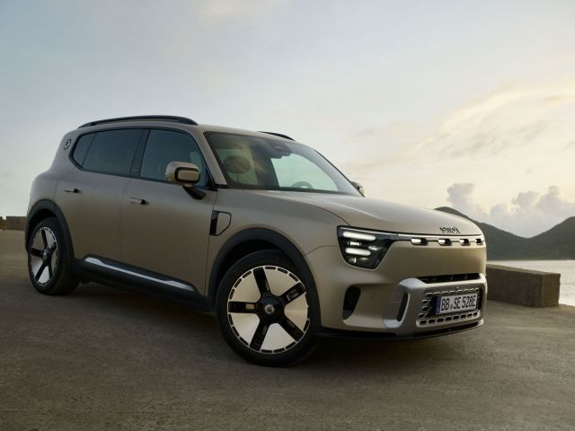 Nummer 5 lebt jetzt als Smart - Bild 1