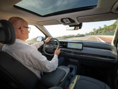 Kia EV3 hört aufs Wort, streamt und spielt