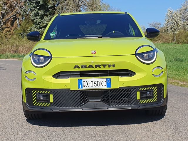 Rennsporttechnik trifft Kleinwagenformat - Bild 1